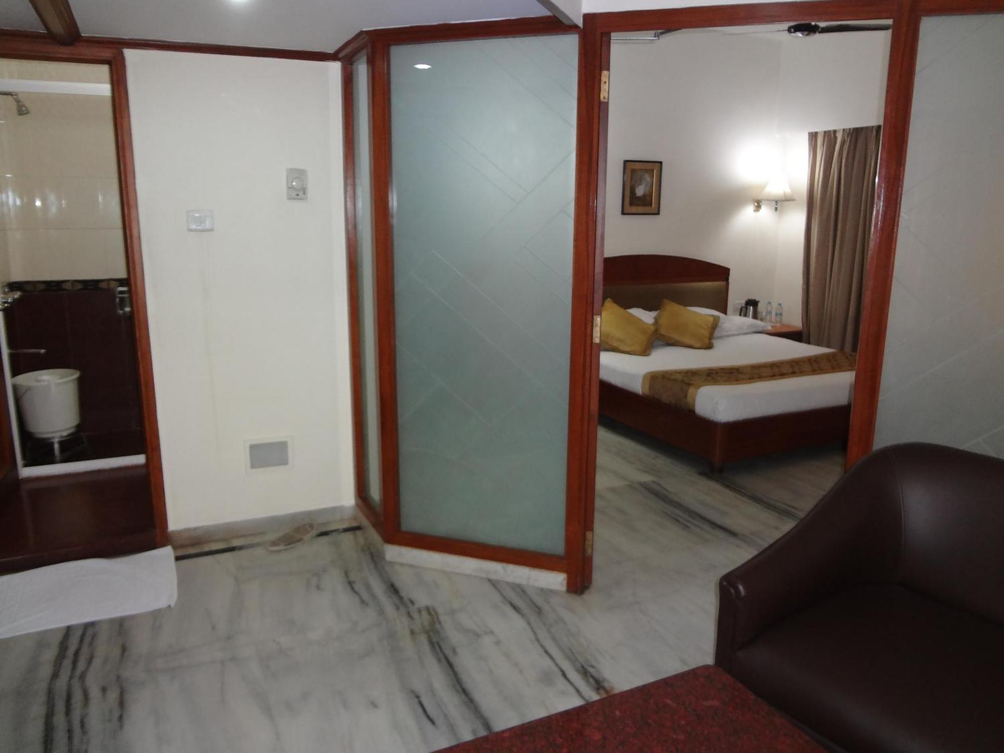Daspalla Executive Court Visakhapatnam Esterno foto